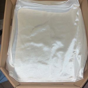 Never worn silk medium skirt